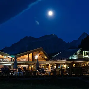 Le Loup Blanc Otel