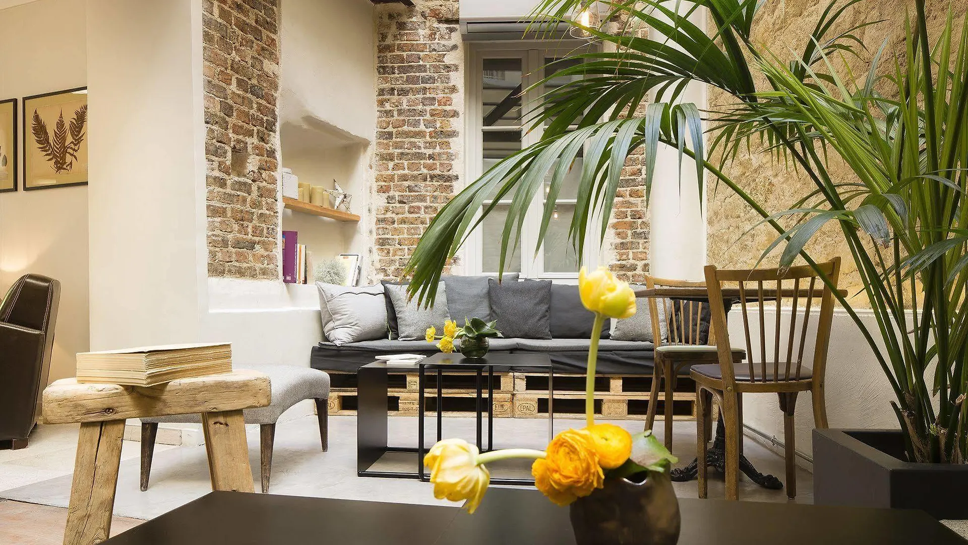 ***  Hotel Maxim Quartier Latin Paris France